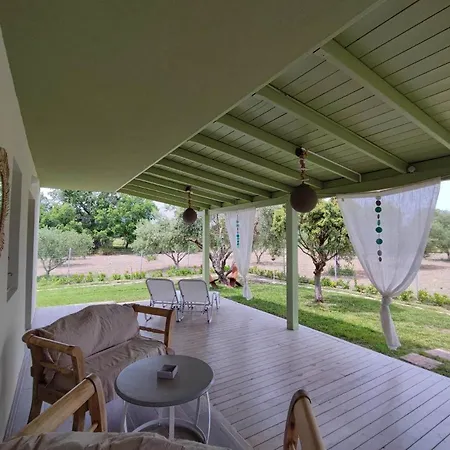Prázdninový dům Elia Small Paradise *