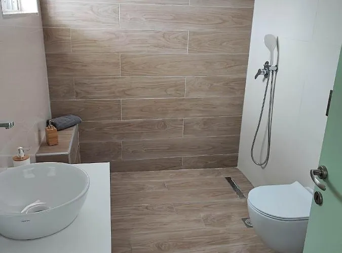 Elia Small Paradise 펜션 코스 타운